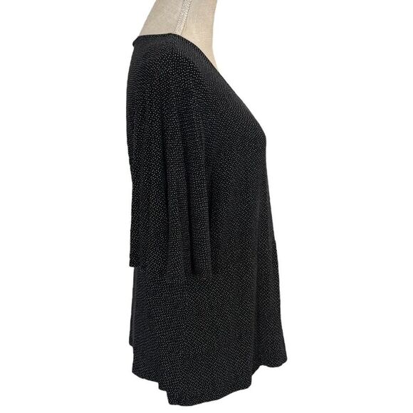 Liz Claiborne, Large, Black & White Short Flutter Sleeve Faux Wrap Style Top - Picture 2 of 6